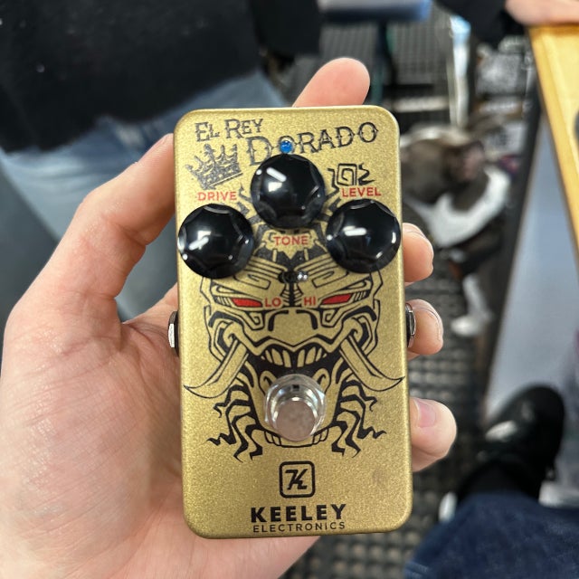 マンハッタナーズ　チェロ弾きマーベリック Latest Gear! | Hank's Music Exchange