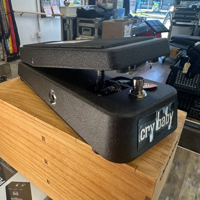 Effects & Pedals | Hank's Music Exchange