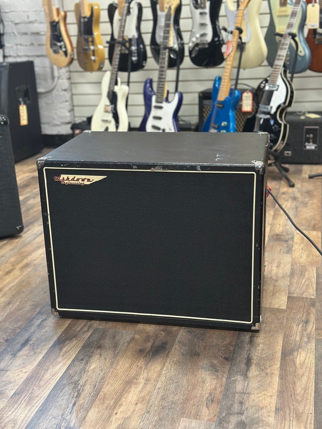 Bass Amplifiers | Hank's Music Exchange